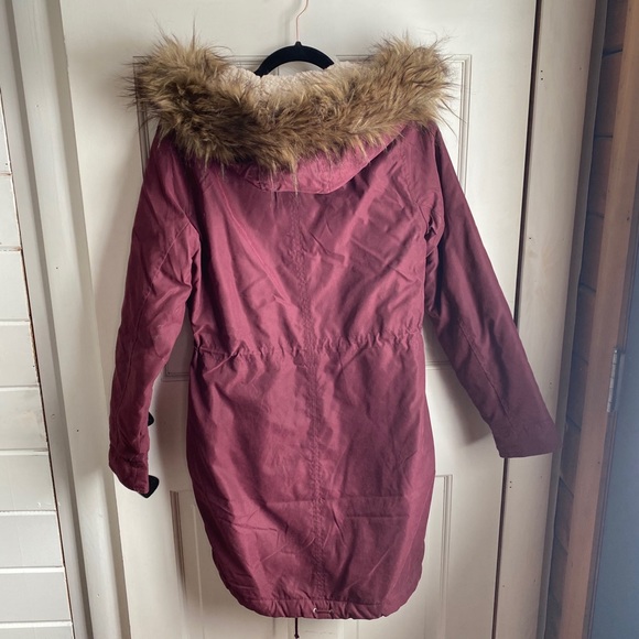 A&F MAROON PARKA *NWOT* - Picture 4 of 4